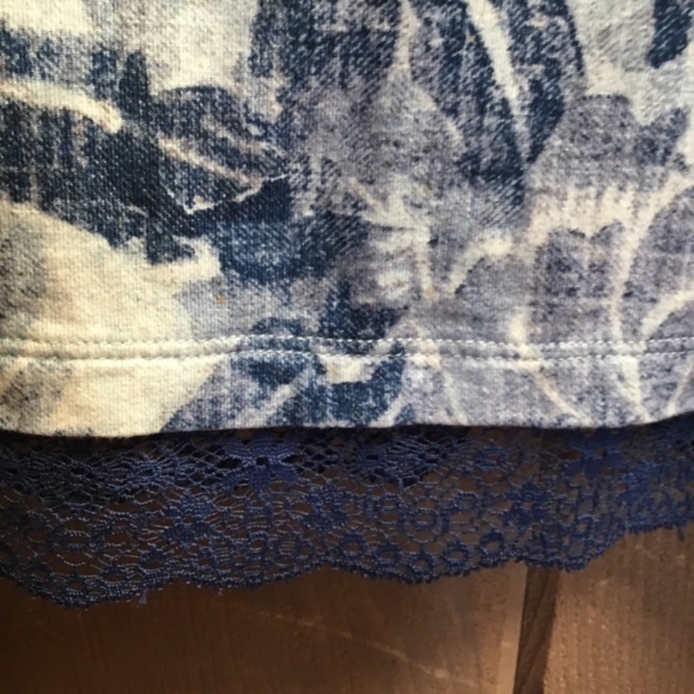 Chico’s Blue Flowered Pattern Pull Over Shirt - image 3